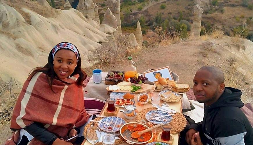 Exploring Cappadocia’s Sunrise Breakfast Scene