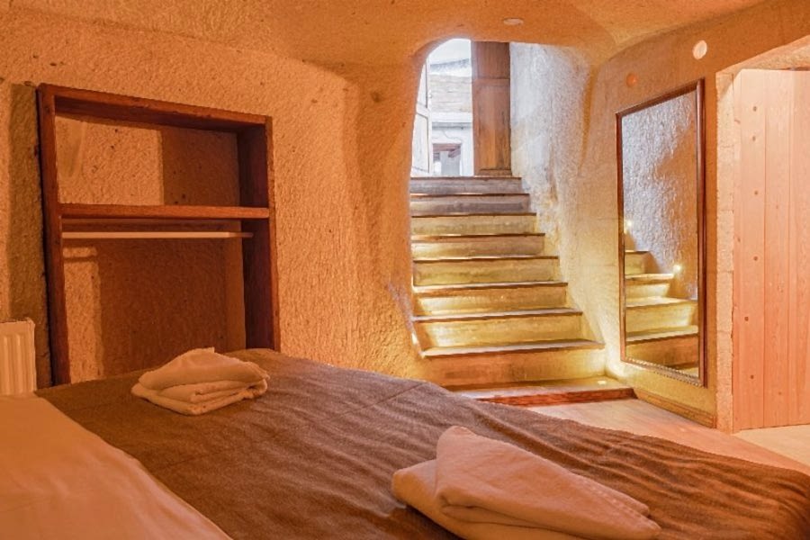 Superior Cave Room-109