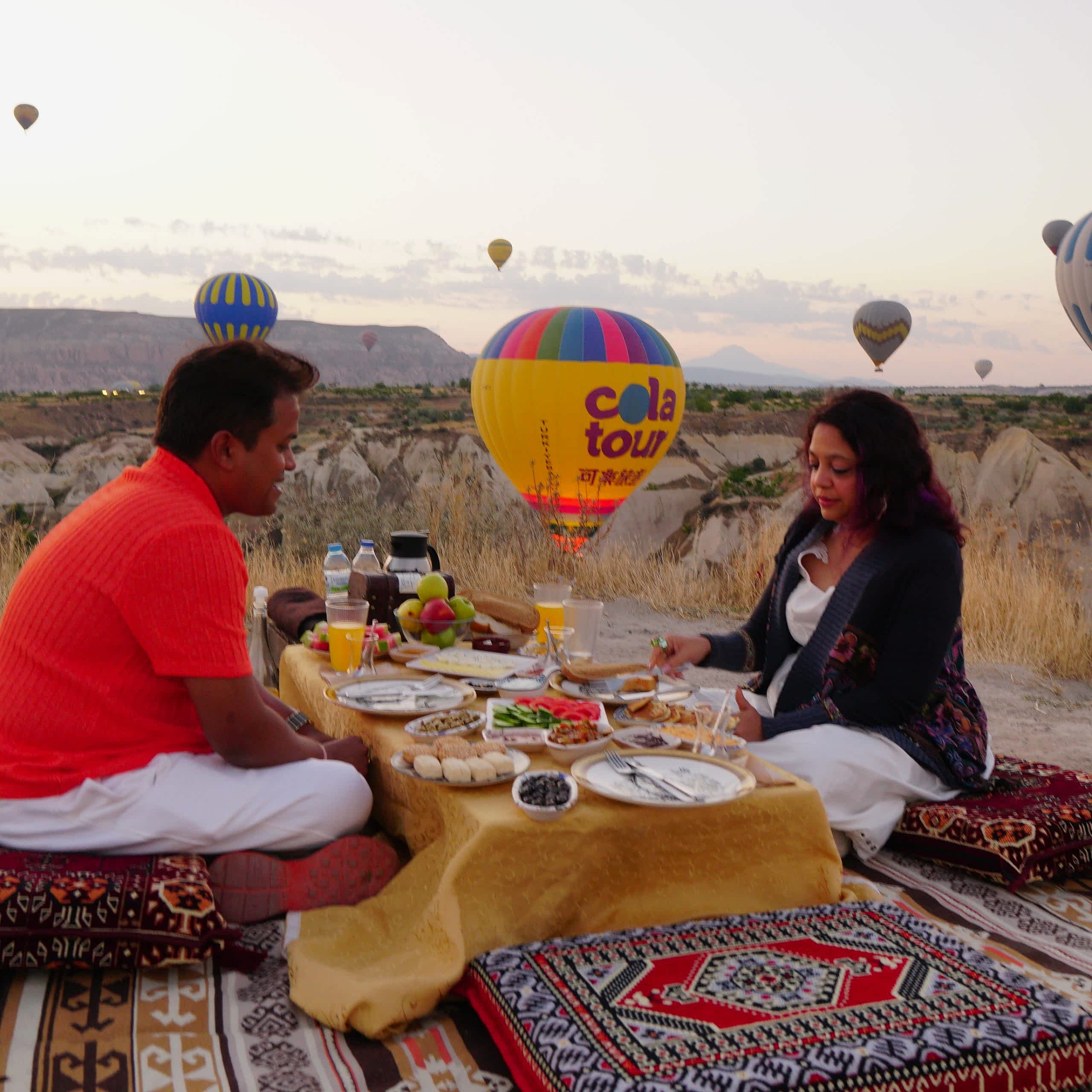 卡帕多西亚：最佳热气球观赏地，壮丽的日出日落景观