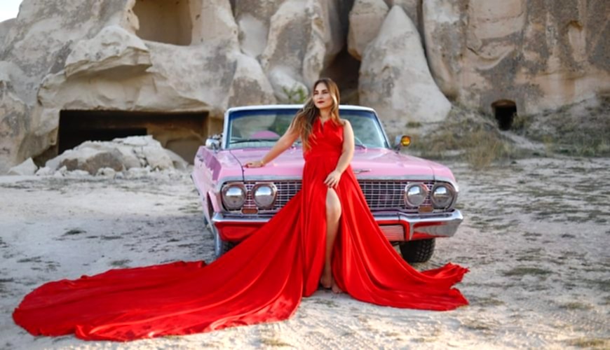 卡帕多奇亚的复古汽车与热气球摄影体验