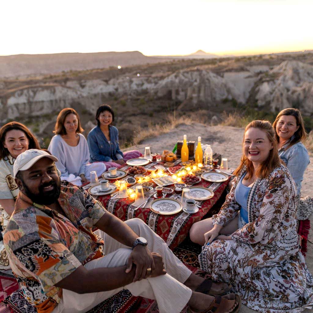 卡帕多奇亚的热气球与美味早餐